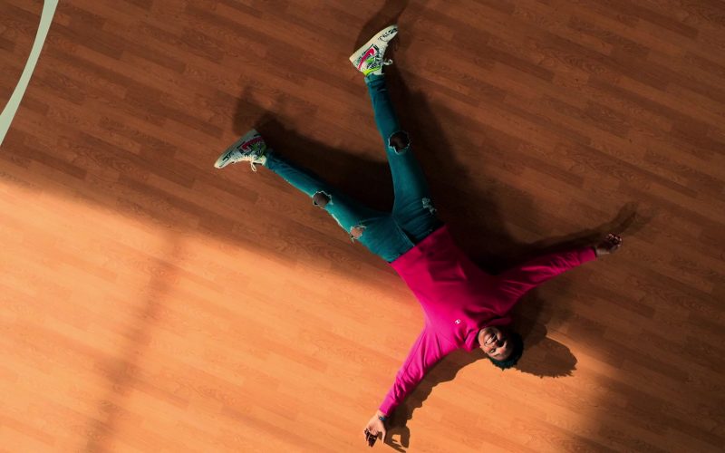 Nike Sneakers in Swagger S01E03 “Mano a Mano” (2021) (Image 1)