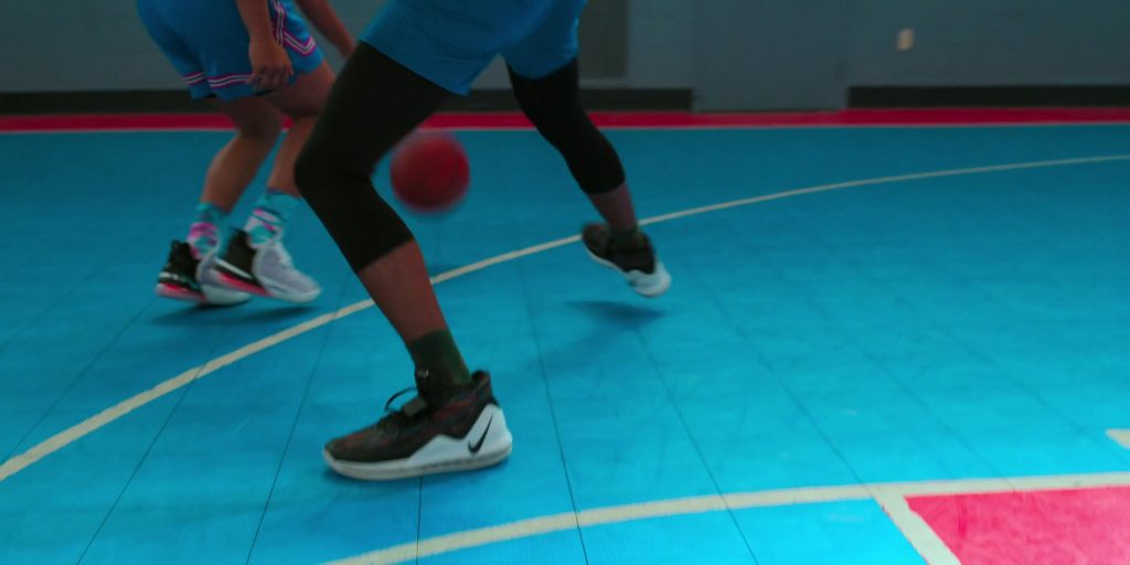 Nike Sneakers in Swagger S01E08 “Still I Rise” (2021) (Image 1)