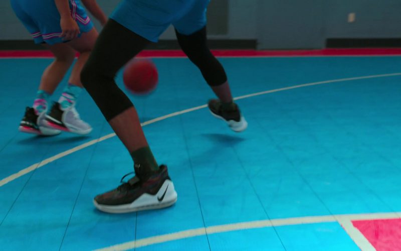 Nike Sneakers in Swagger S01E08 “Still I Rise” (2021) (Image 1)