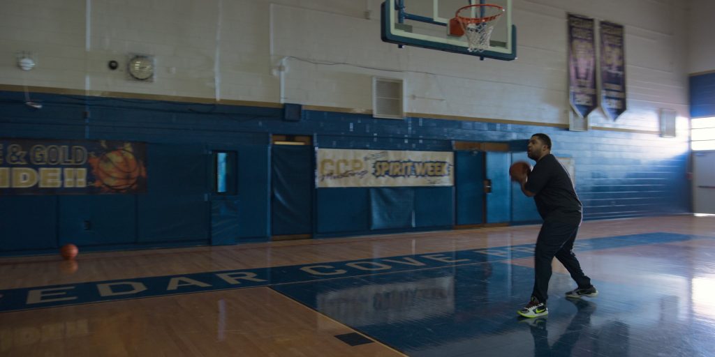 Nike Sneakers in Swagger S02E08 “Journey and Destination” (2023) (Image 2)