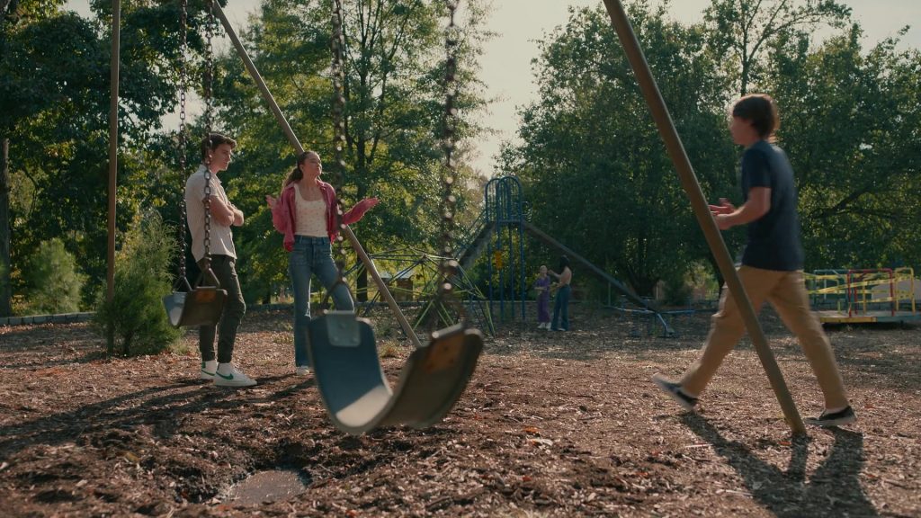 Nike Sneakers in Sweet Magnolias S03E09 “A Game of Telephone” (2023) (Image 1)