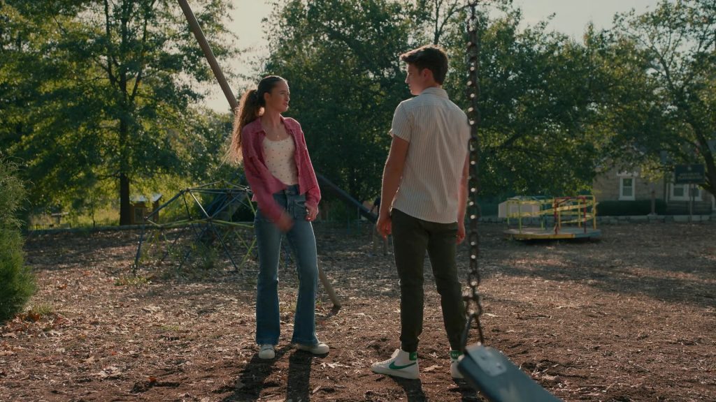 Nike Sneakers in Sweet Magnolias S03E09 “A Game of Telephone” (2023) (Image 2)