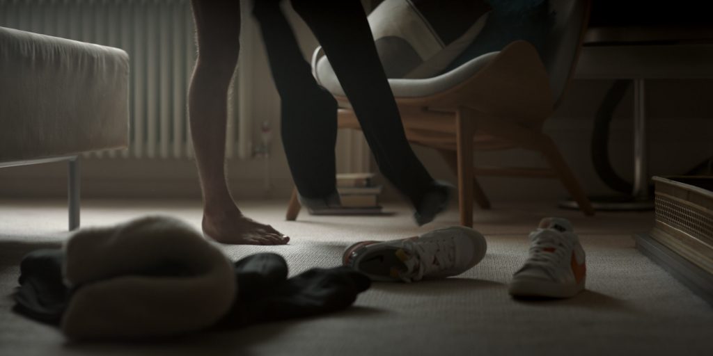Nike Sneakers in Ted Lasso S03E03 “4-5-1” (2023) (Image 1)