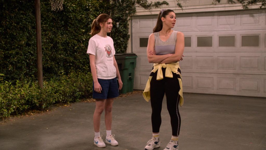 Nike Sneakers in That 90s Show S03E04 (2024) (Image 2)