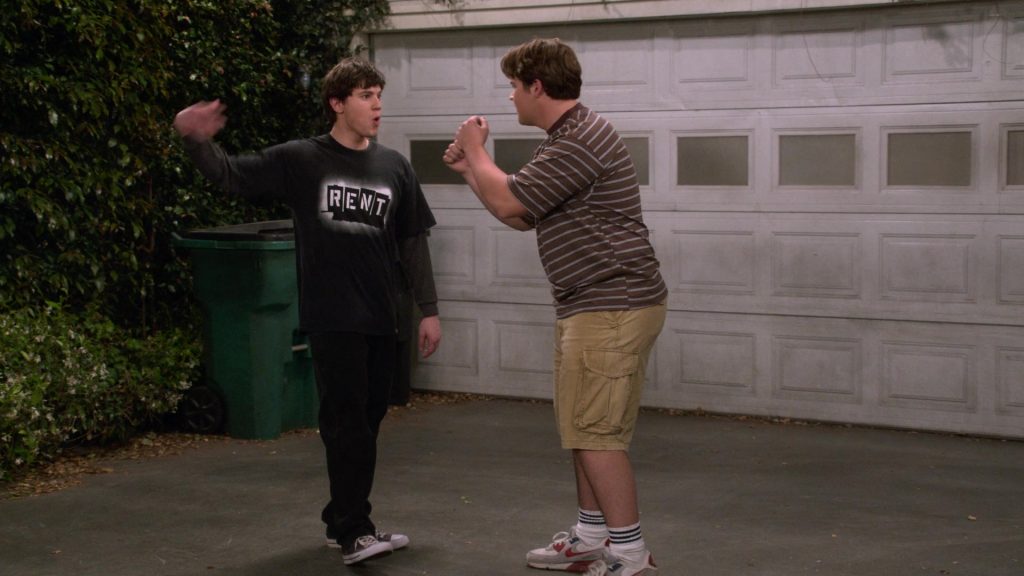 Nike Sneakers in That 90s Show S03E06 (2024) (Image 6)