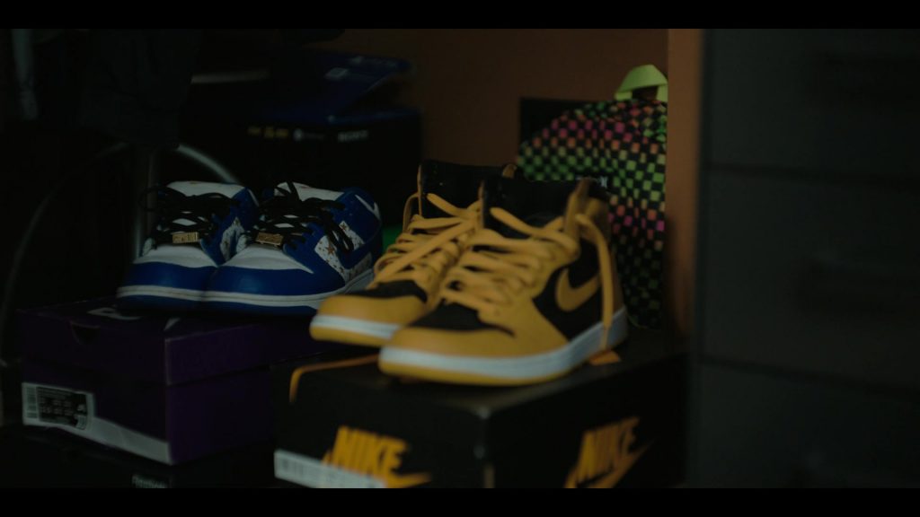 Nike Sneakers in The Chi S05E09 “I'm Looking For A New Thing” (2022) (Image 1)