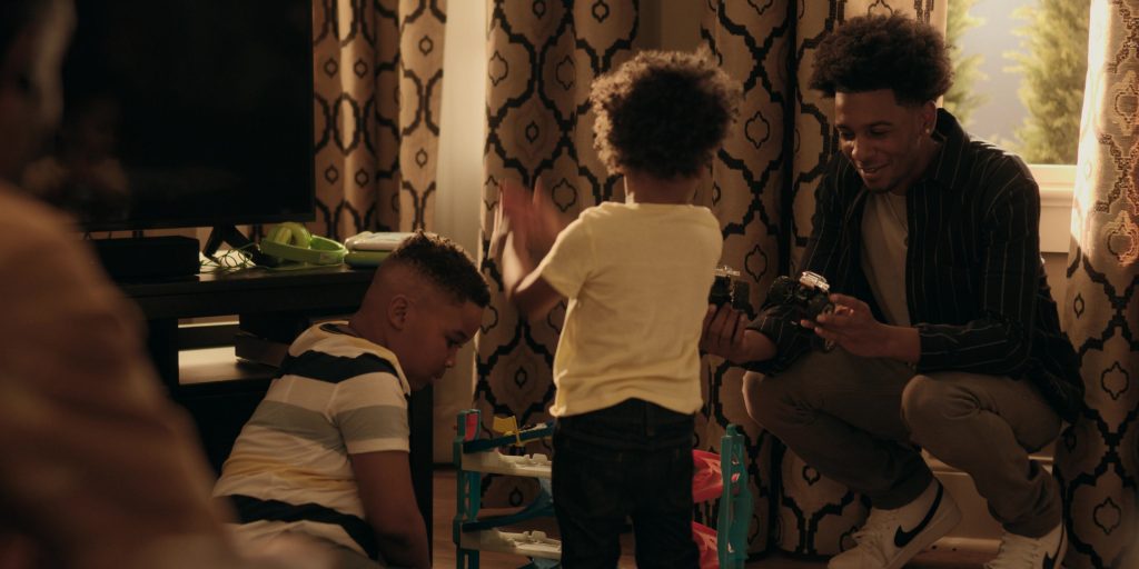 Nike Sneakers in The Chi S06E11 “Saints & Sinners” (2024) (Image 4)