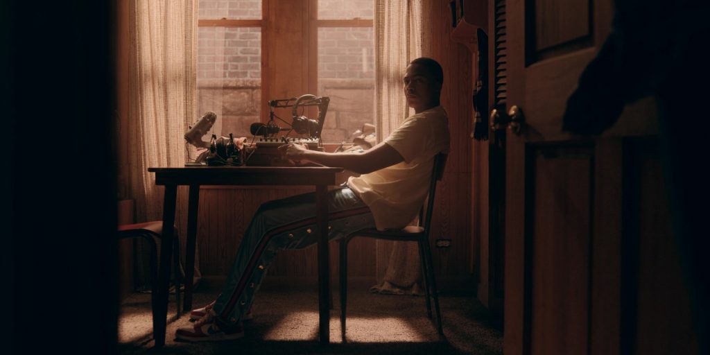 Nike Sneakers in The Chi S06E12 “City of Gold” (2024) (Image 1)