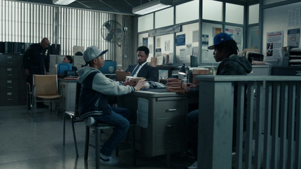 Nike Sneakers in The Equalizer S04E05 “The Whistleblower” (2024) (Image 1)