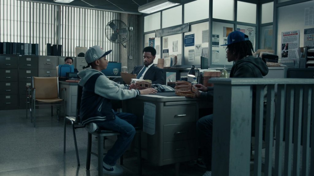 Nike Sneakers in The Equalizer S04E05 “The Whistleblower” (2024) (Image 3)
