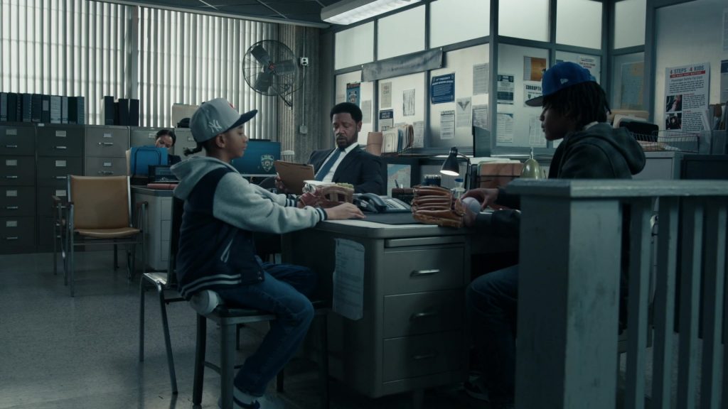 Nike Sneakers in The Equalizer S04E05 “The Whistleblower” (2024) (Image 5)