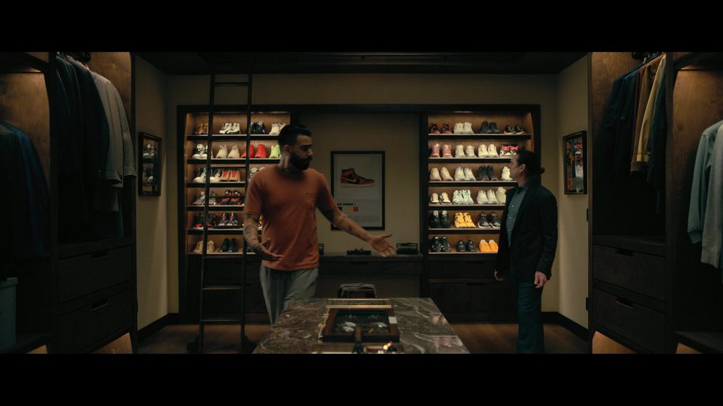 Nike Sneakers in The Fall of the House of Usher S01E04 “The Black Cat” (2023) (Image 1)