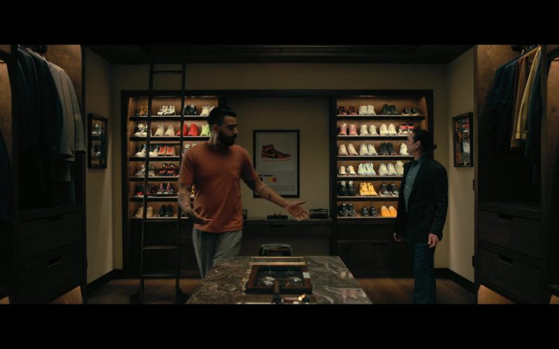 Nike Sneakers in The Fall of the House of Usher S01E04 “The Black Cat” (2023) (Image 1)