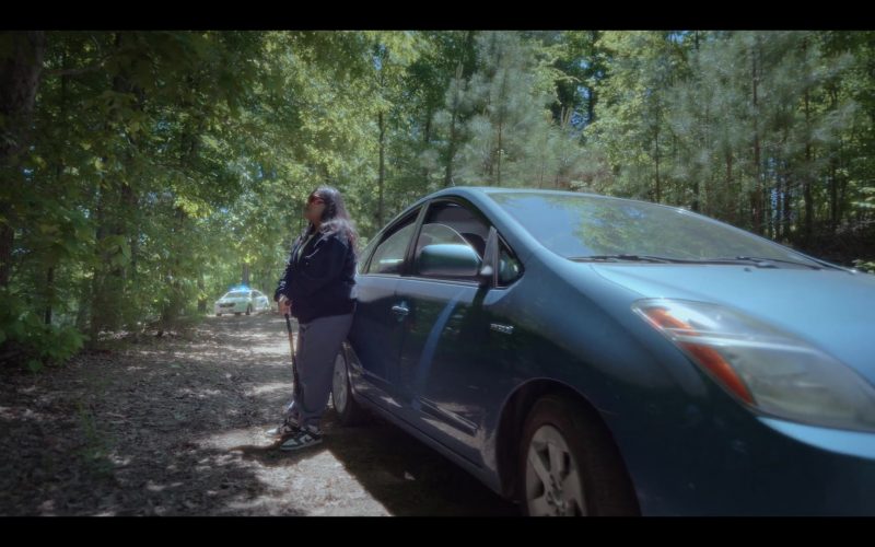 Nike Sneakers in The Hunting Wives S01E03 “Sunrise Tells the Story” (2025) (Image 1)