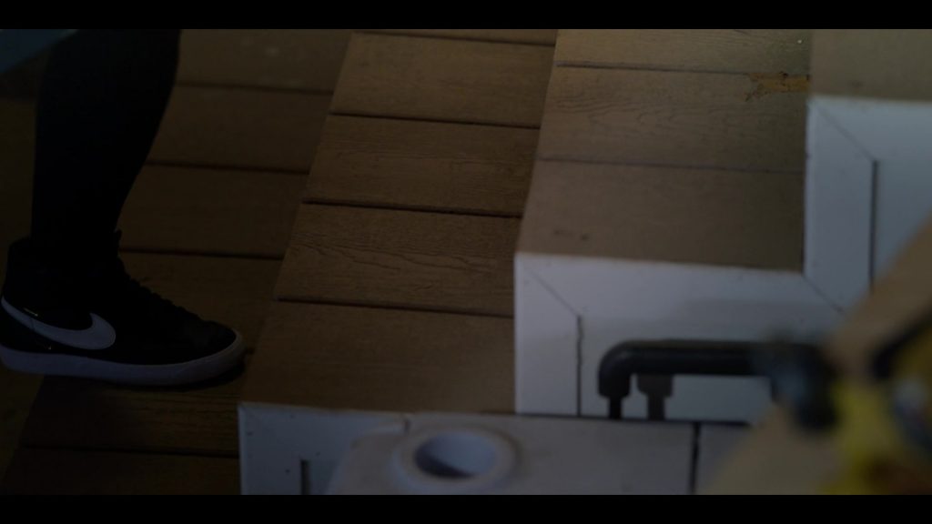 Nike Sneakers in The Lincoln Lawyer S02E08 “Covenants and Stipulations” (2023) (Image 1)