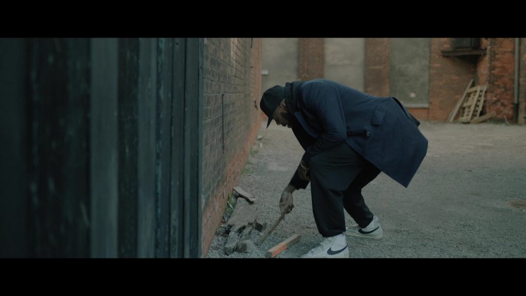 Nike Sneakers in The Madness S01E08 “No More Madness” (2024) (Image 5)