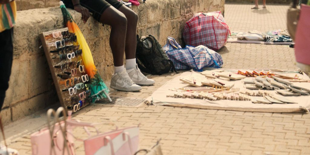 Nike Sneakers in The Mallorca Files S03E02 (2024) (Image 2)