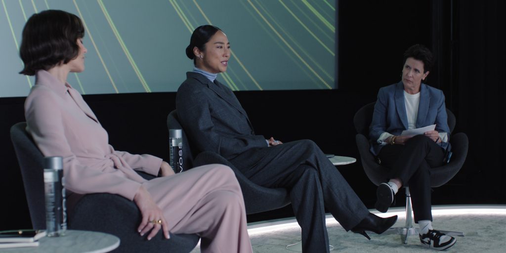 Nike Sneakers in The Morning Show S04E06 “If Then” (2025) (Image 11)