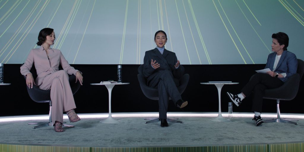 Nike Sneakers in The Morning Show S04E06 “If Then” (2025) (Image 7)
