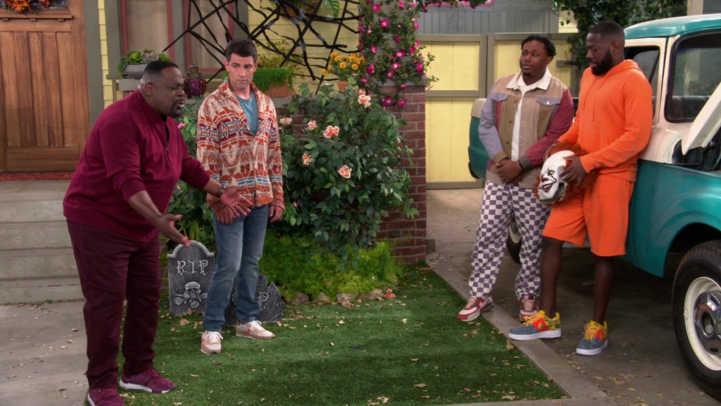 Nike Sneakers in The Neighborhood S04E06 “Welcome to the Haunting” (2021) (Image 1)