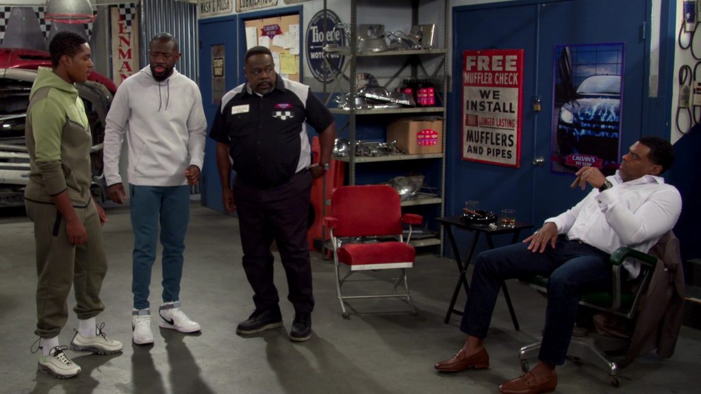 Nike Sneakers in The Neighborhood S05E06 “Welcome to the Hot Prospect” (2022) (Image 4)