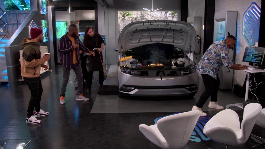 Nike Sneakers in The Neighborhood S05E22 “Welcome to the Opening Night” (2023) (Image 3)