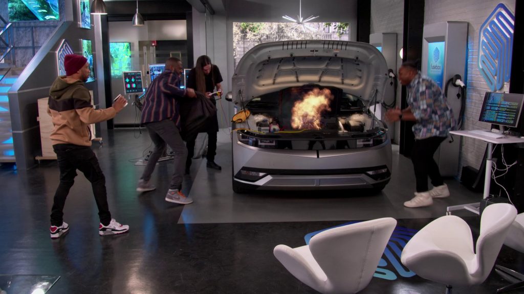 Nike Sneakers in The Neighborhood S05E22 “Welcome to the Opening Night” (2023) (Image 4)