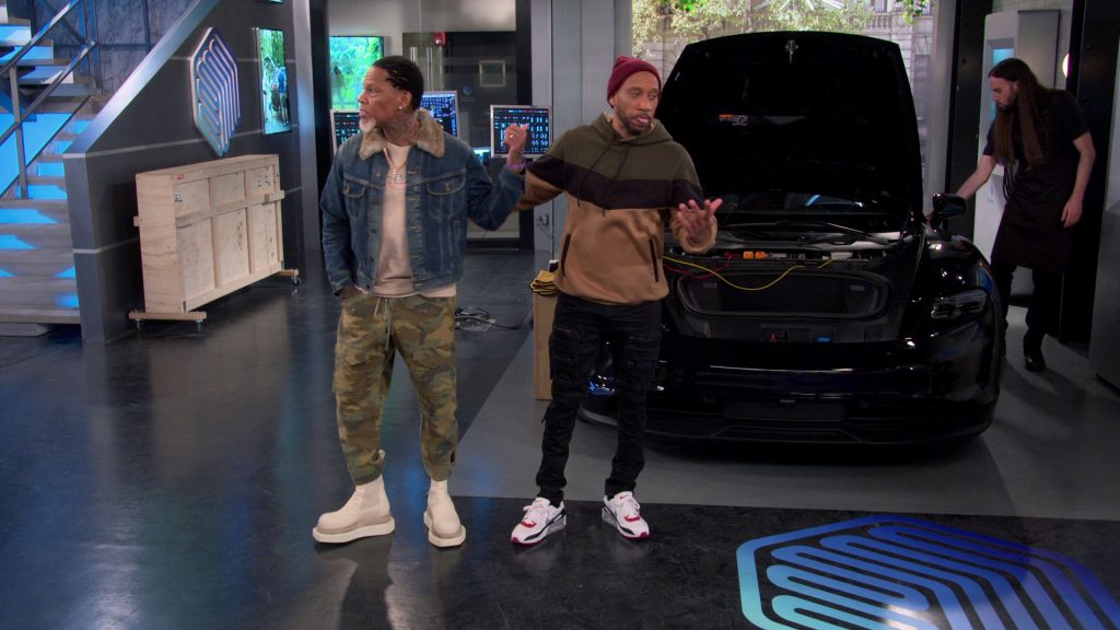 Nike Sneakers in The Neighborhood S05E22 “Welcome to the Opening Night” (2023) (Image 8)