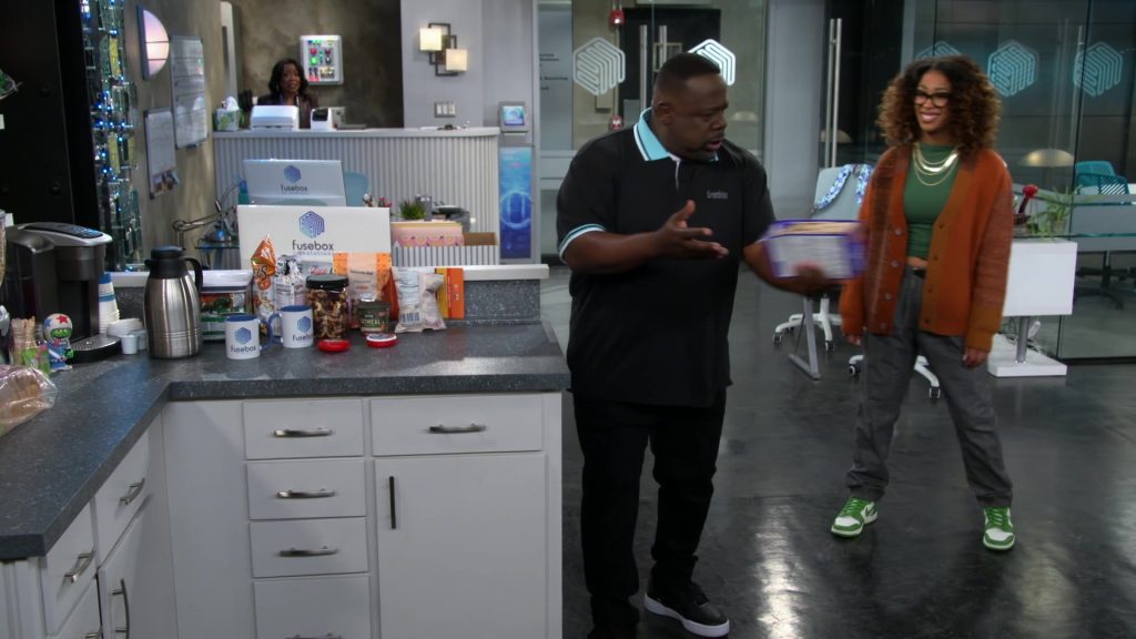 Nike Sneakers in The Neighborhood S06E02 “Welcome to the Awkward Conversations” (2024) (Image 1)