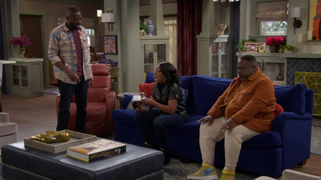 Nike Sneakers in The Neighborhood S06E03 “Welcome to the Other Butlers” (2024) (Image 4)