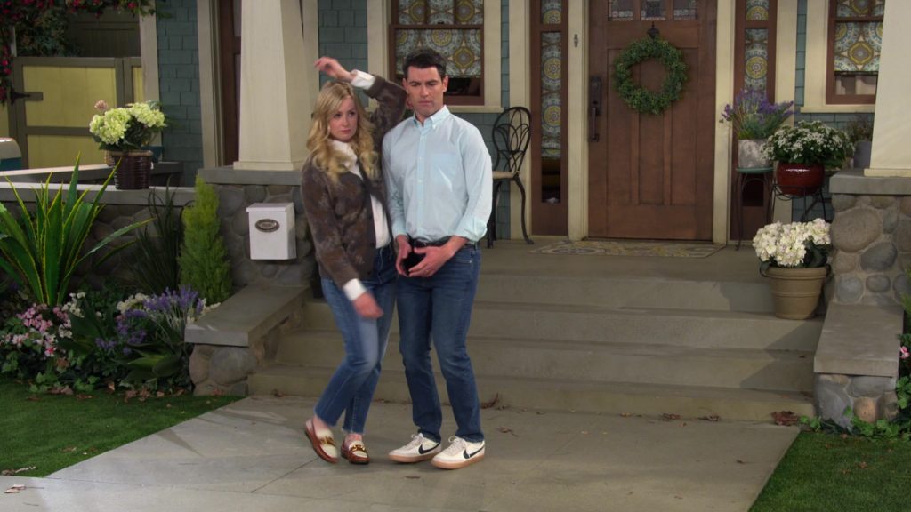 Nike Sneakers in The Neighborhood S06E04 “Welcome to Grandfatherhood” (2024) (Image 4)