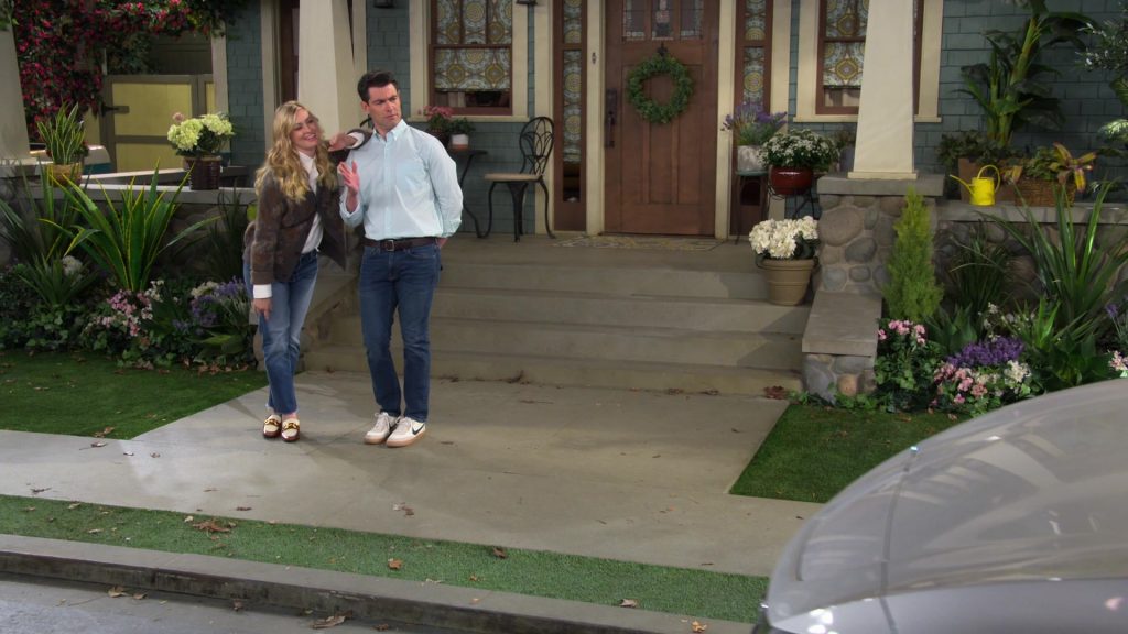 Nike Sneakers in The Neighborhood S06E04 “Welcome to Grandfatherhood” (2024) (Image 6)