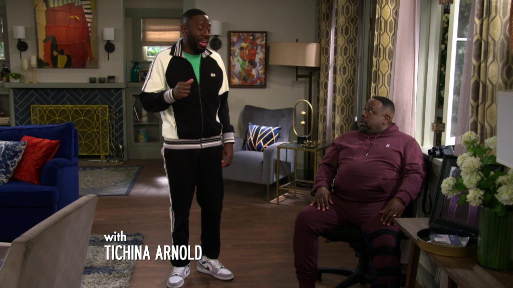 Nike Sneakers in The Neighborhood S06E05 “Welcome to the Front Window” (2024) (Image 17)