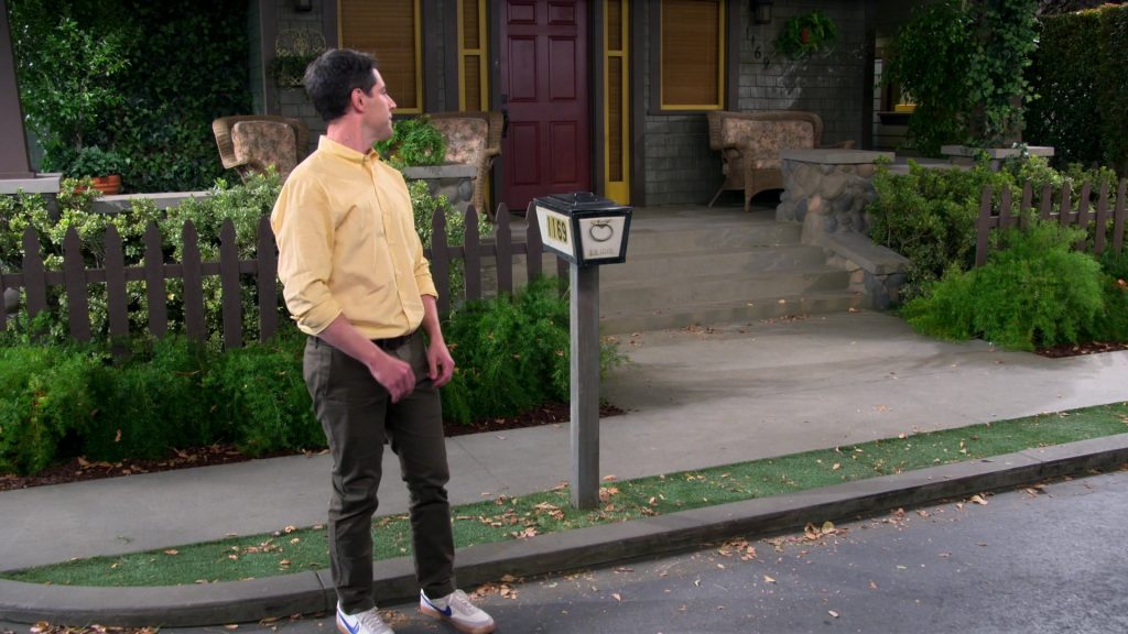 Nike Sneakers in The Neighborhood S06E05 “Welcome to the Front Window” (2024) (Image 5)