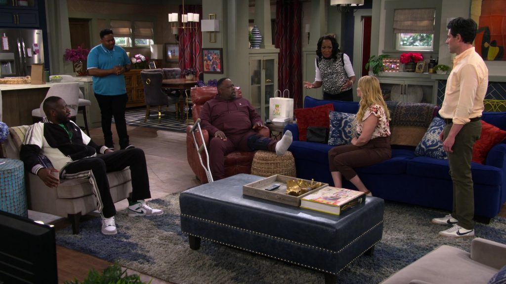Nike Sneakers in The Neighborhood S06E05 “Welcome to the Front Window” (2024) (Image 9)