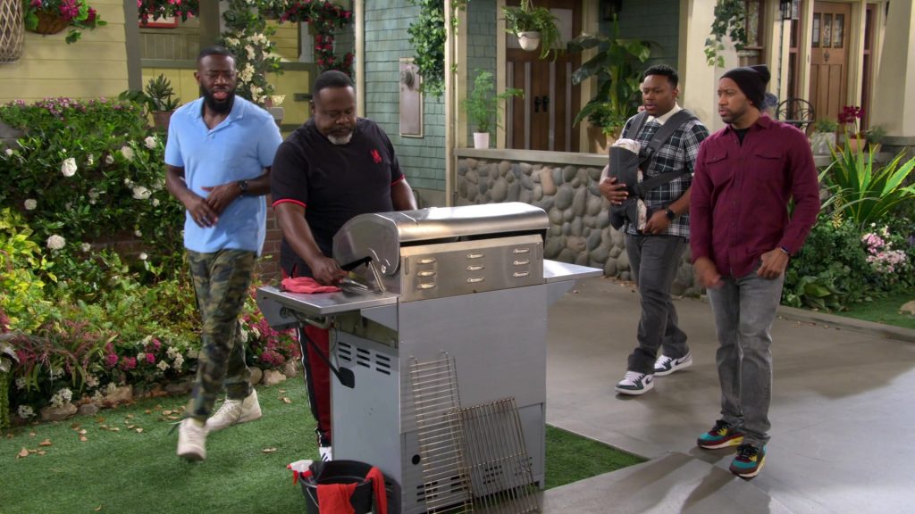 Nike Sneakers in The Neighborhood S07E04 “Welcome to the Great Beyond” (2024) (Image 3)