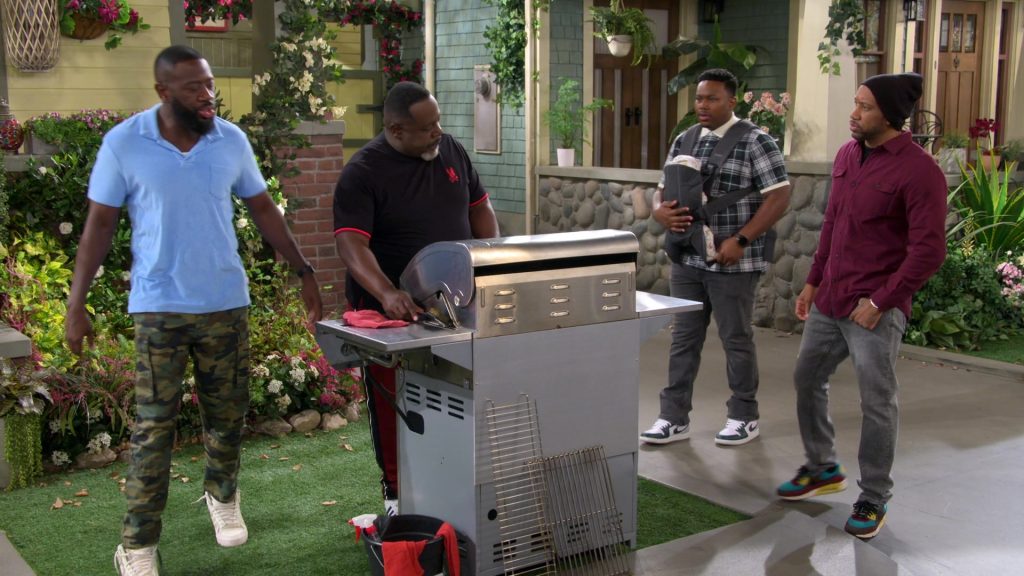 Nike Sneakers in The Neighborhood S07E04 “Welcome to the Great Beyond” (2024) (Image 4)