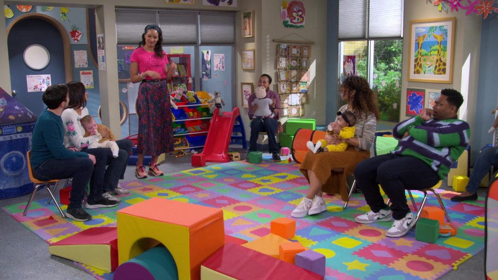 Nike Sneakers in The Neighborhood S07E11 “Welcome to the e-Neighborhood” (2025) (Image 6)