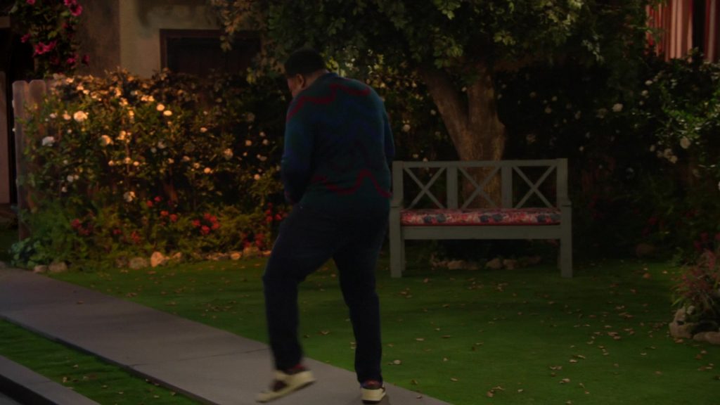 Nike Sneakers in The Neighborhood S07E13 “Welcome to Not Being in It” (2025) (Image 7)