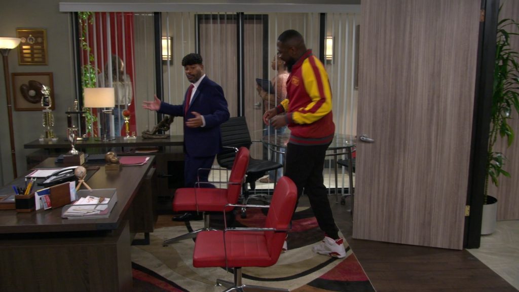 Nike Sneakers in The Neighborhood S07E15 “Welcome to the Signature Service Loyalty Rewards Program” (2025) (Image 2)
