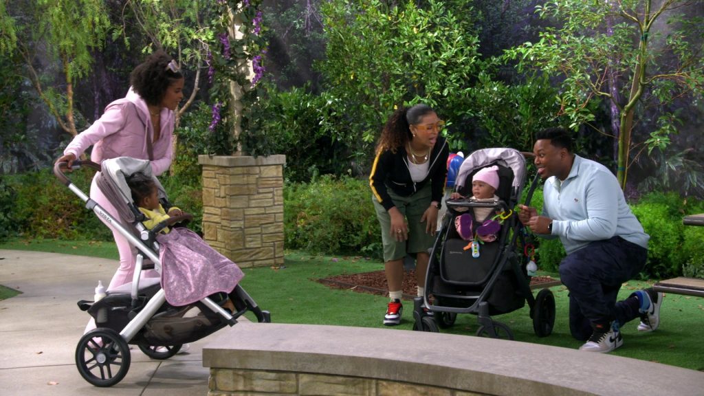Nike Sneakers in The Neighborhood S07E17 “Welcome to Your Own Medicine” (2025) (Image 13)