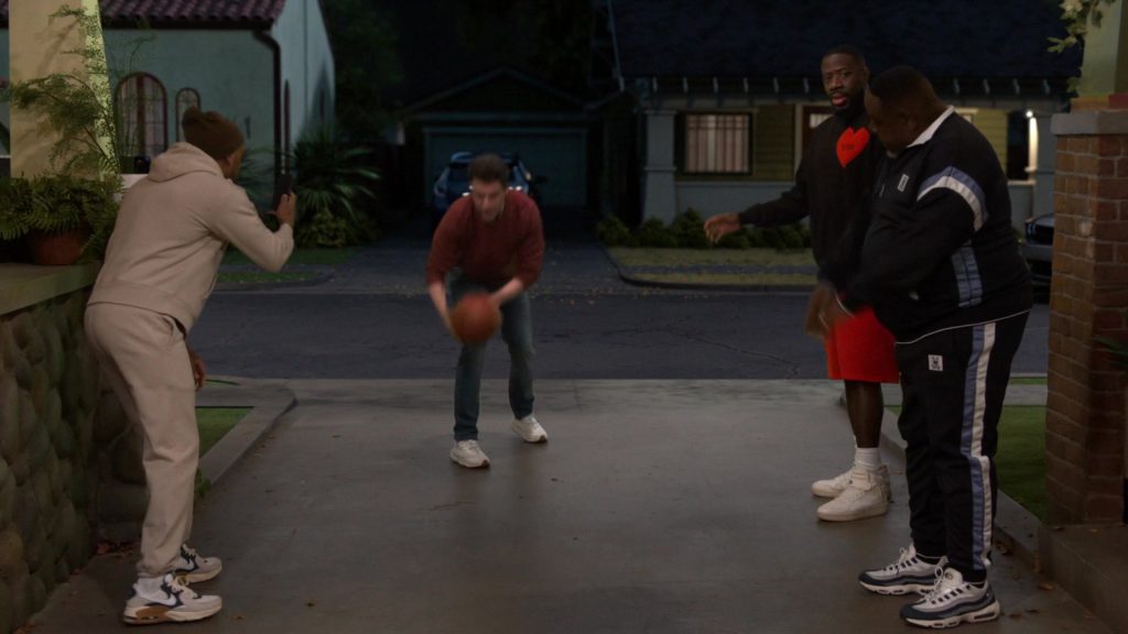 Nike Sneakers in The Neighborhood S07E17 “Welcome to Your Own Medicine” (2025) (Image 14)