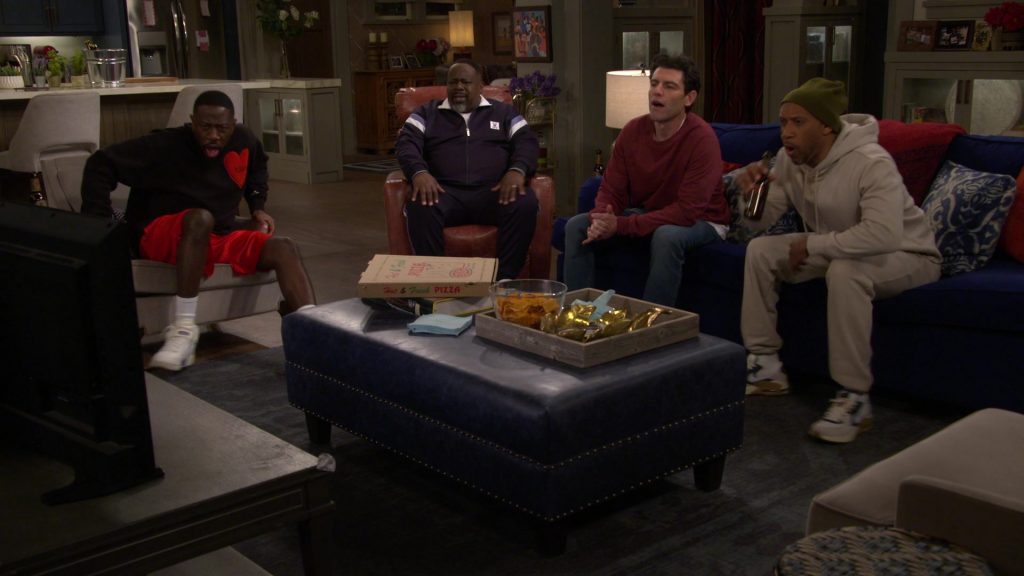 Nike Sneakers in The Neighborhood S07E17 “Welcome to Your Own Medicine” (2025) (Image 15)