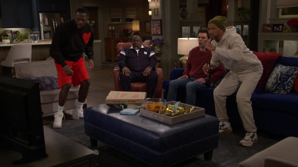 Nike Sneakers in The Neighborhood S07E17 “Welcome to Your Own Medicine” (2025) (Image 16)