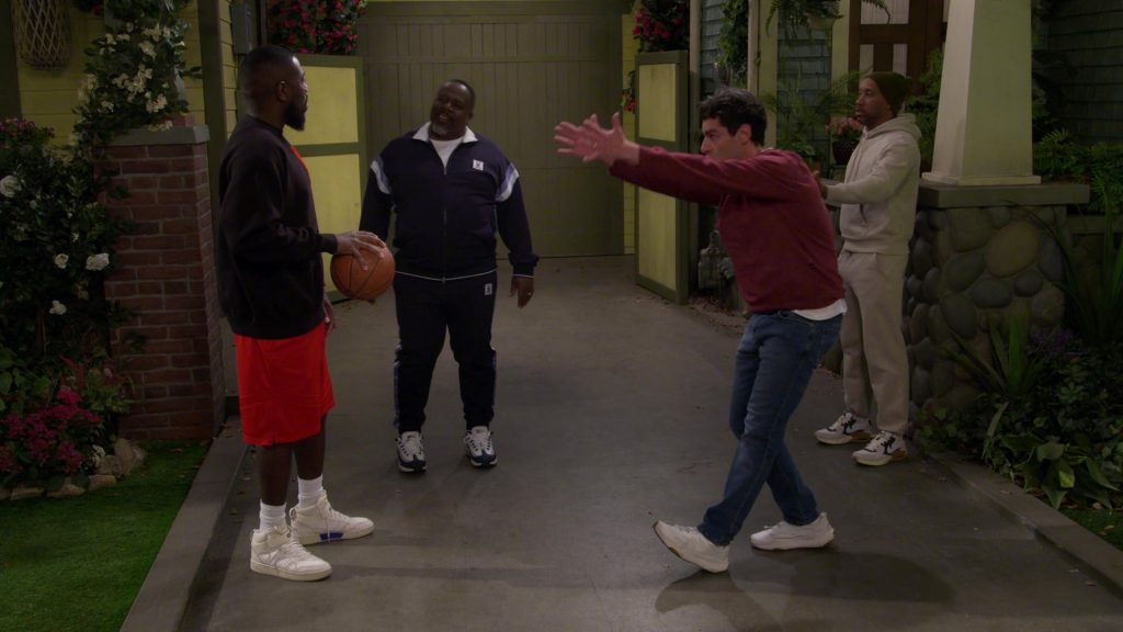 Nike Sneakers in The Neighborhood S07E17 “Welcome to Your Own Medicine” (2025) (Image 20)