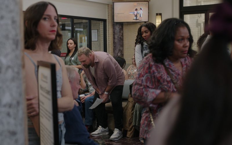 Nike Sneakers in The Pitt S01E09 “3-00 P.M.” (2025) (Image 1)