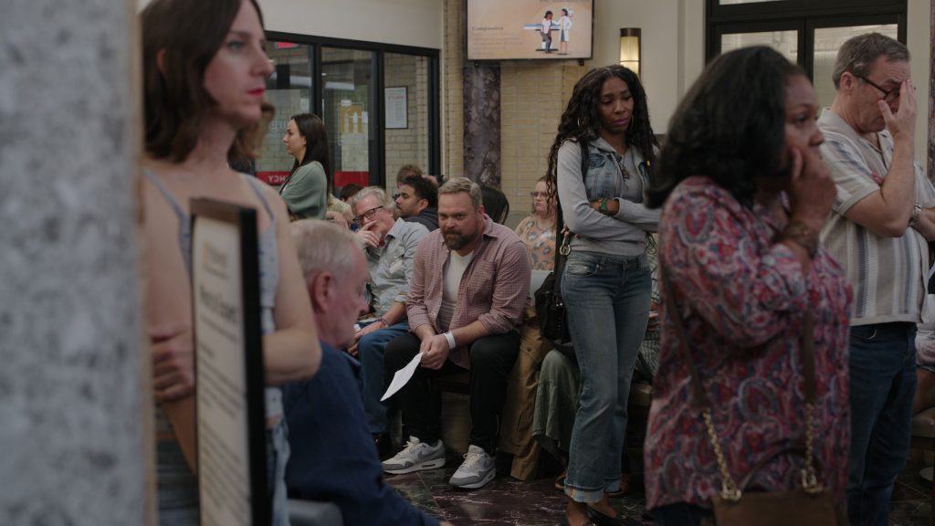 Nike Sneakers in The Pitt S01E09 “3-00 P.M.” (2025) (Image 2)