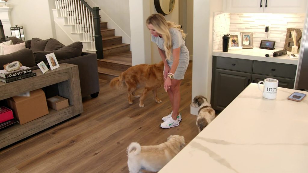 Nike Sneakers in The Real Housewives of Orange County S19E14 “Hoedown Throwdown” (2025) (Image 1)