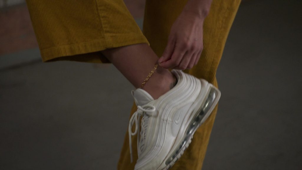 Nike Sneakers in The Rehearsal S02E01 “Gotta Have Fun” (2025) (Image 3)
