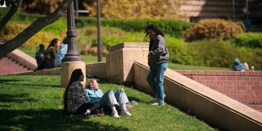 Nike Sneakers in The Sex Lives of College Girls S03E04 “Franklin the Fox” (2024) (Image 1)